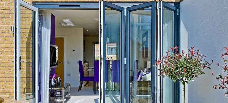 Commercial Door Glass Repair in Carrollwood, FL